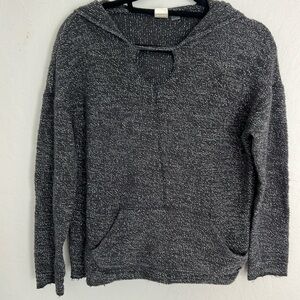 Roxy sweater hoodie (medium)